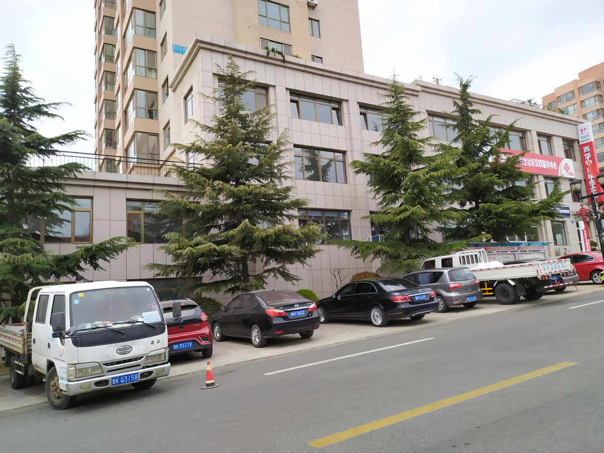 春山华居一期门市.jpg